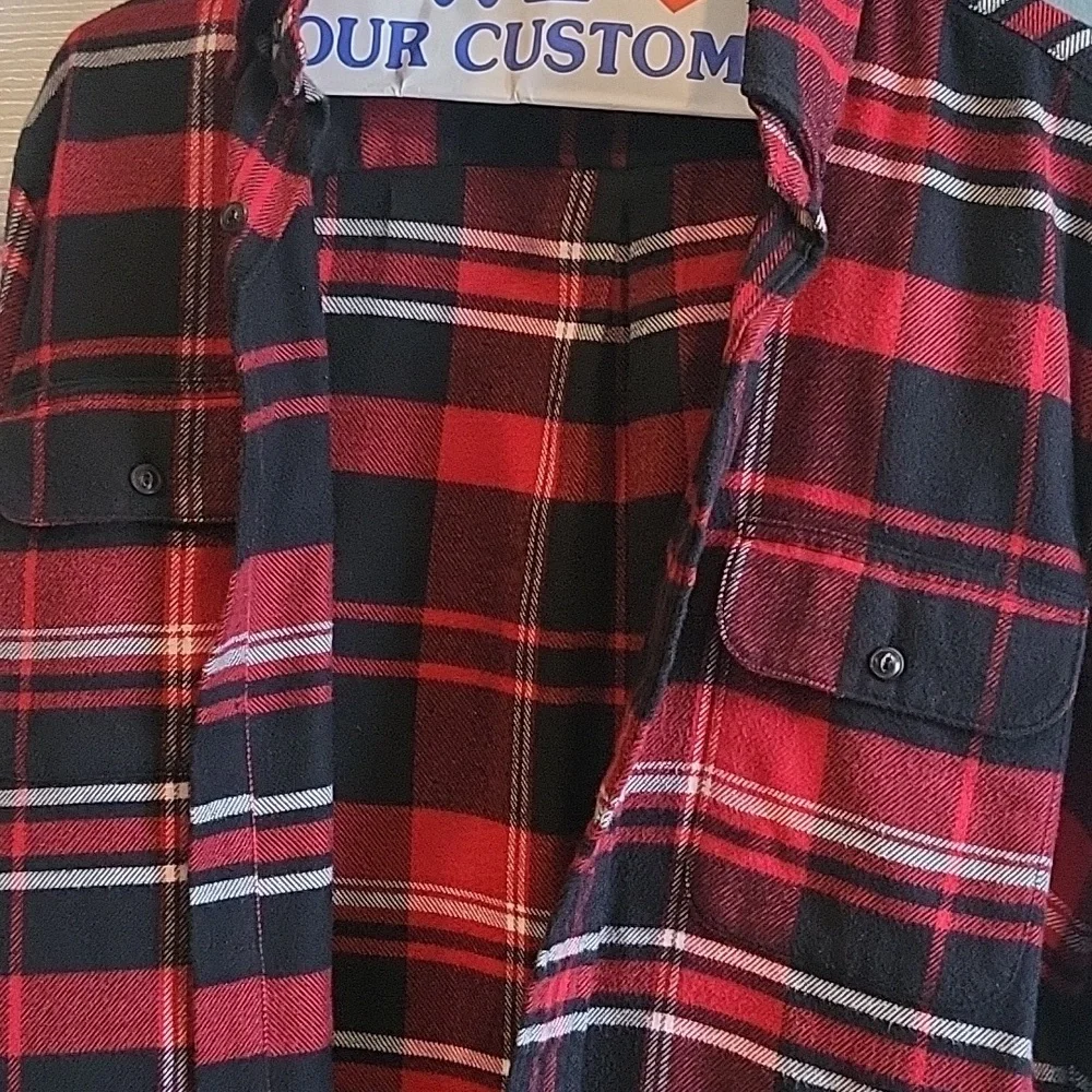 Button down - Picture 3 of 4